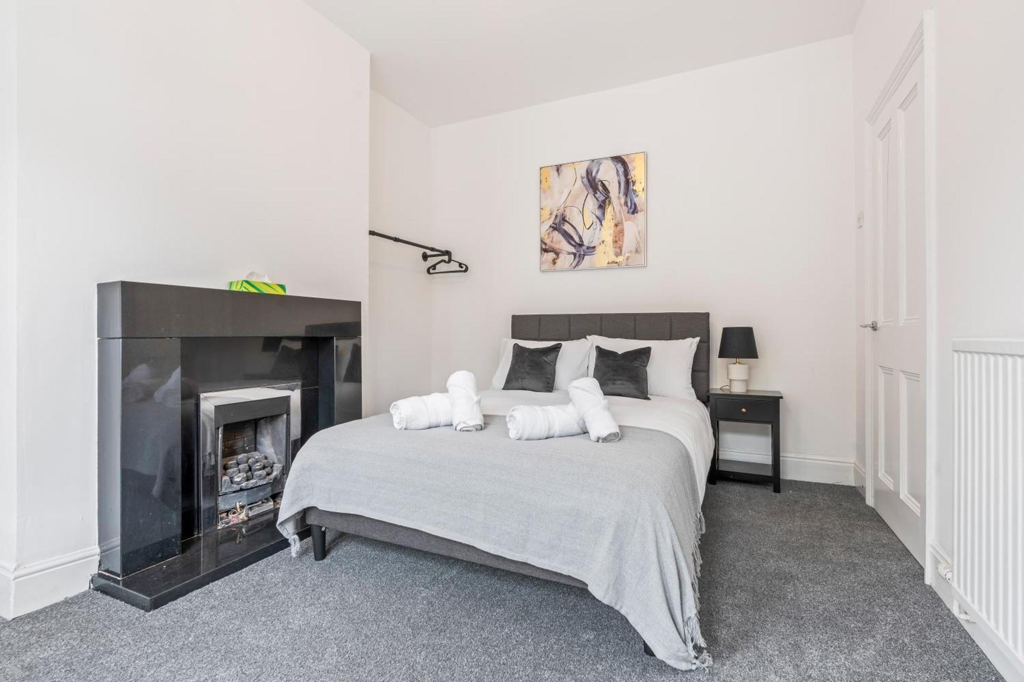 4br - Garden - Sleeps 10 *