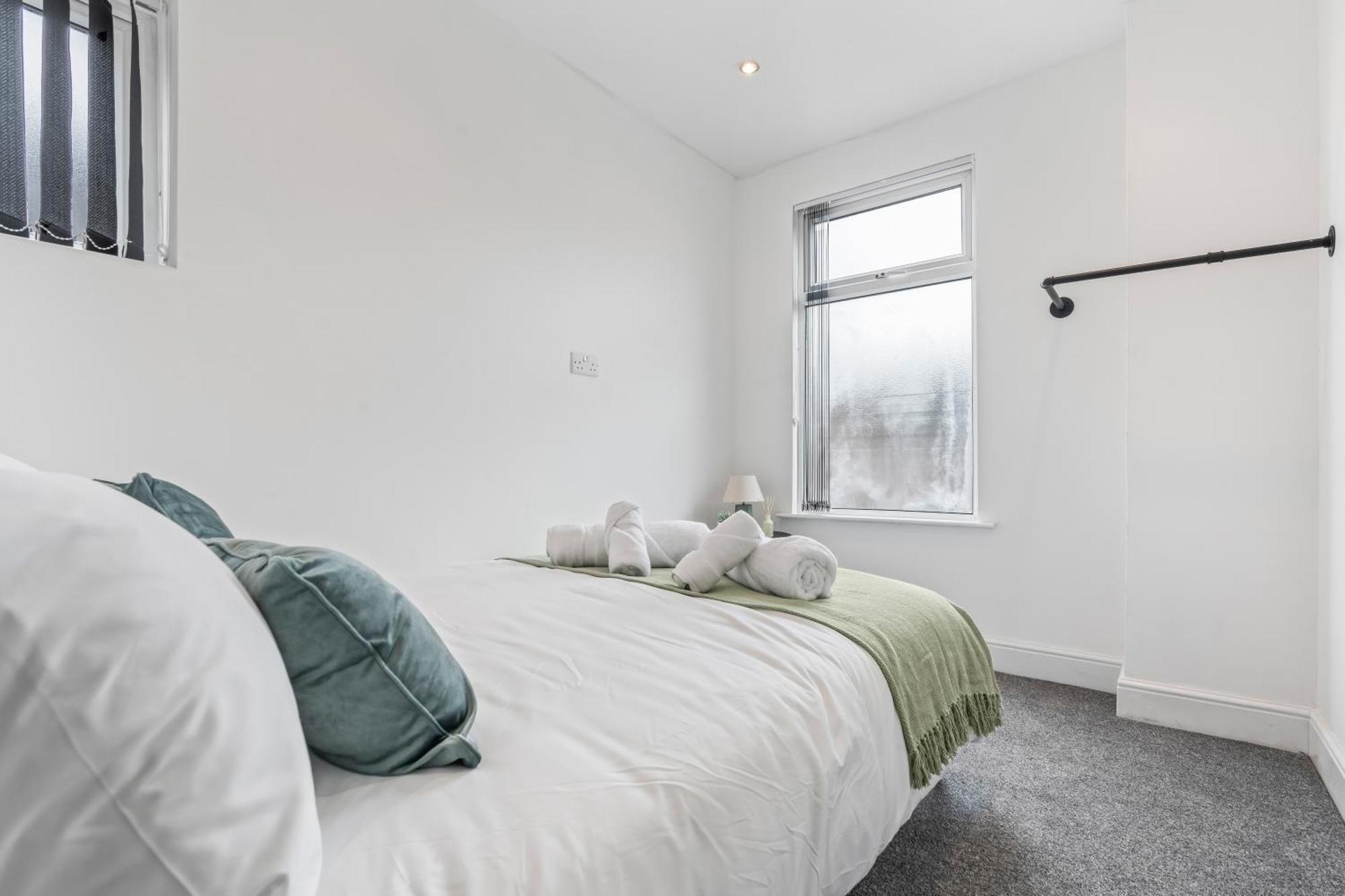 4br - Garden - Sleeps 10 Holiday home *