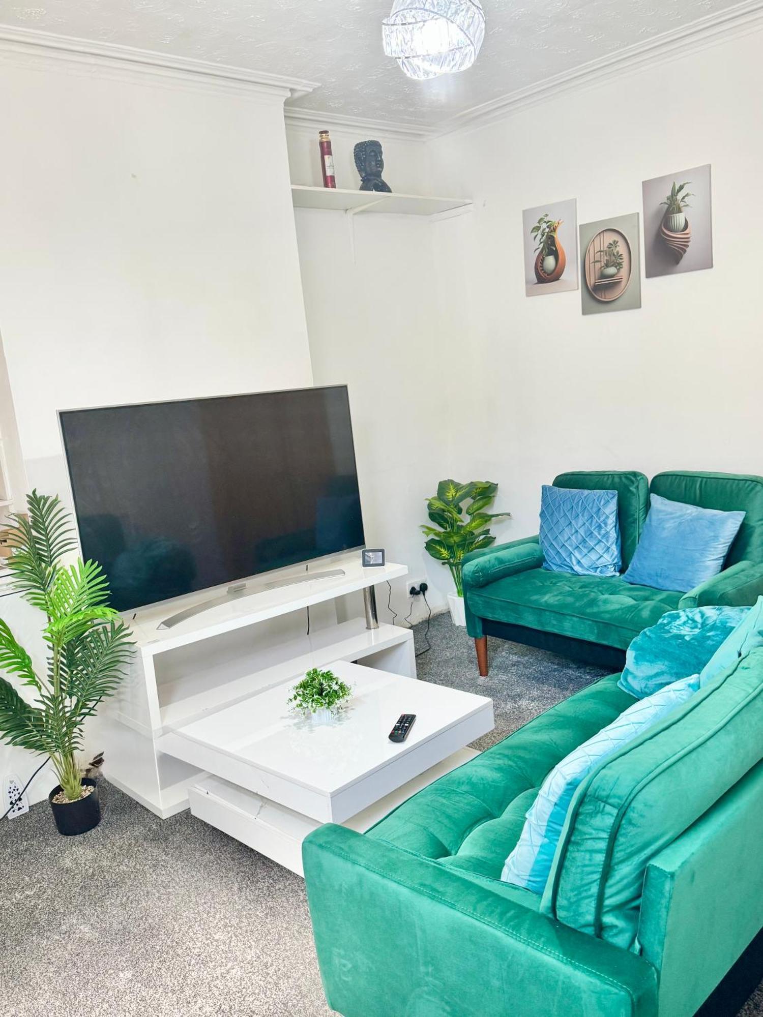 Premium Cozzy Corner Apartment