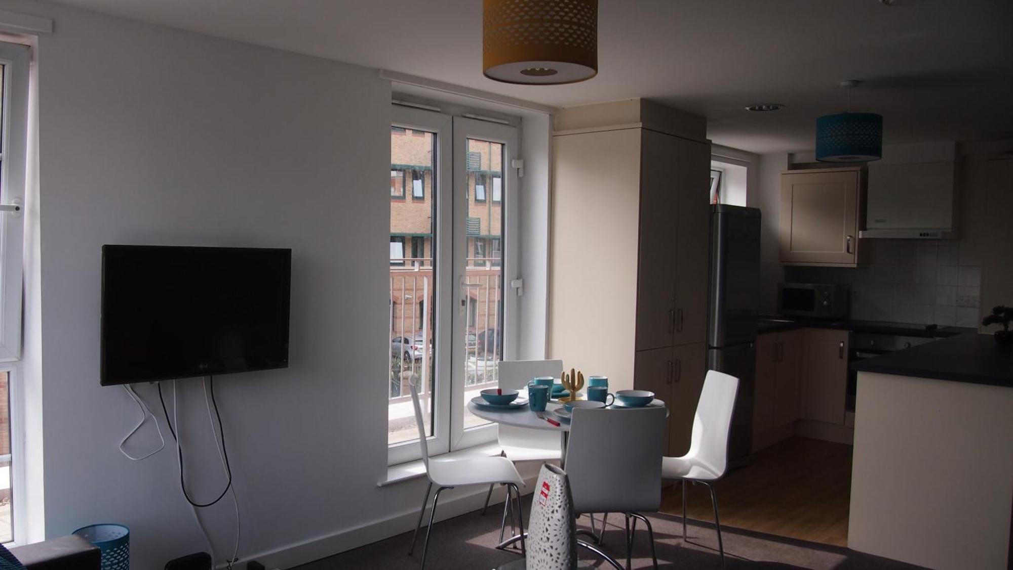 Aparthotel 3 Bedroom Ensuite 100 *
