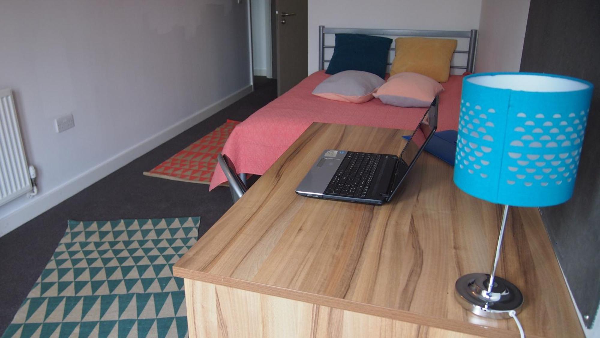 3 Bedroom Ensuite 100 Leicester
