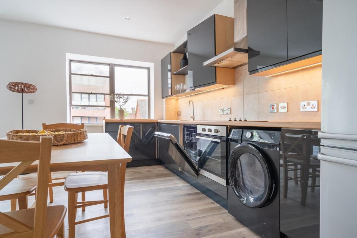 Princess Suite - Citycentre, Freeparking, Netflix Apartment *