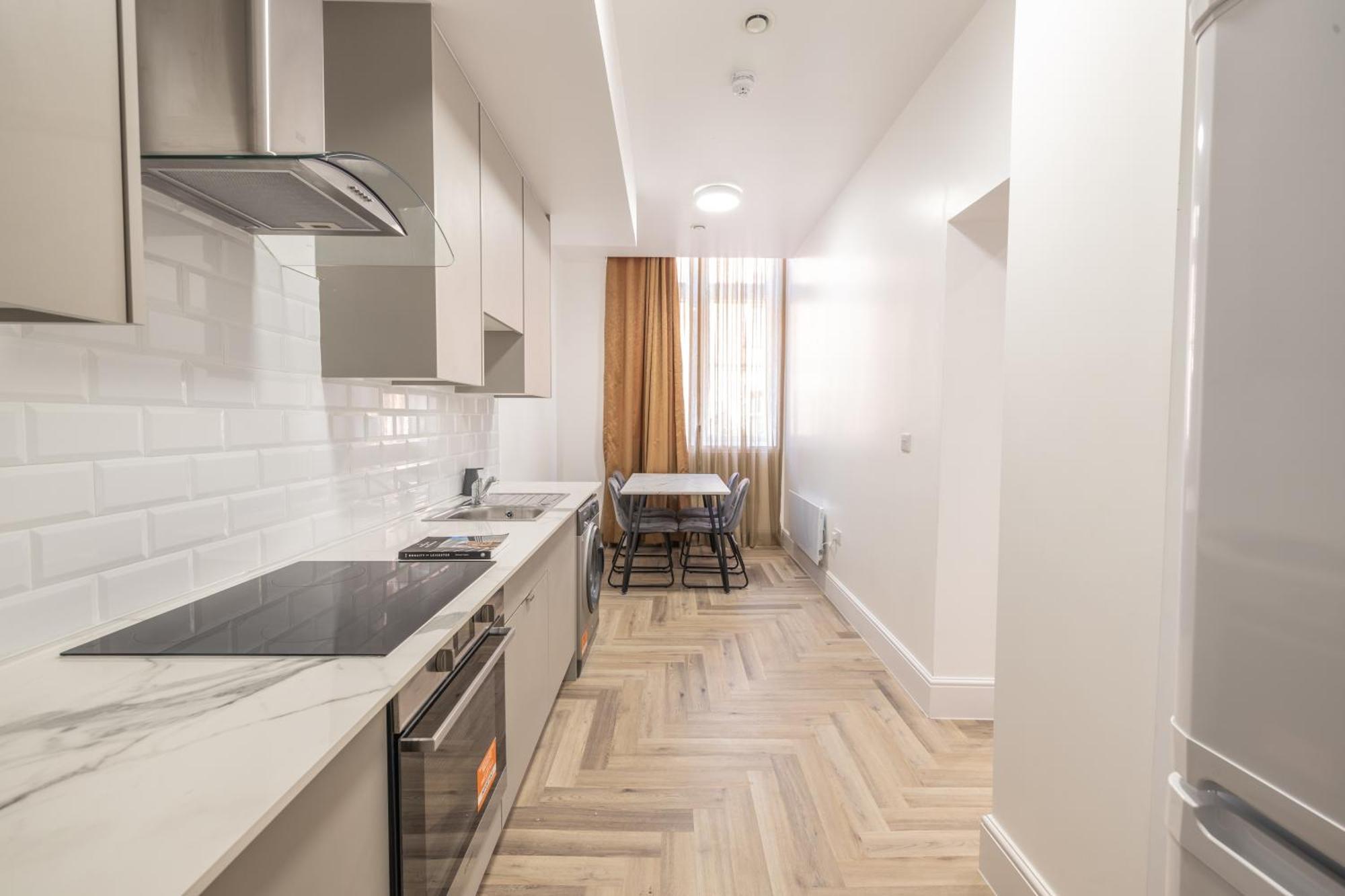 Luxe With Free Gym & Pet Friendly Perfect For Business & Families By The Pocklington - The Graduate * Leicester