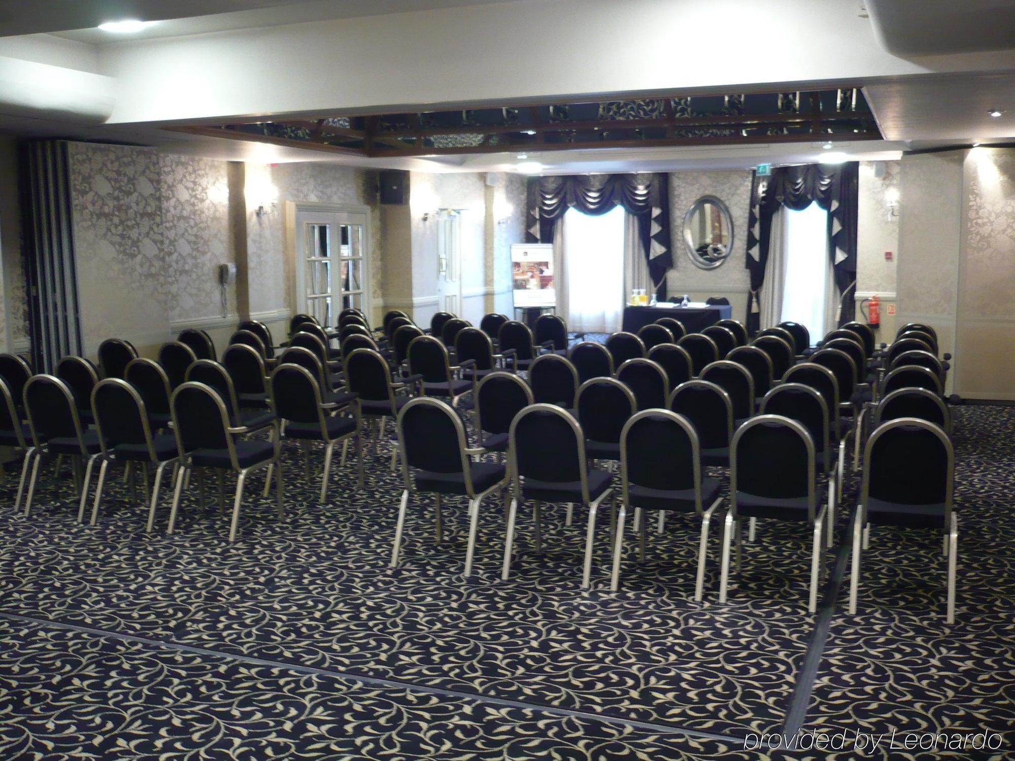 Belmont 4* Leicester