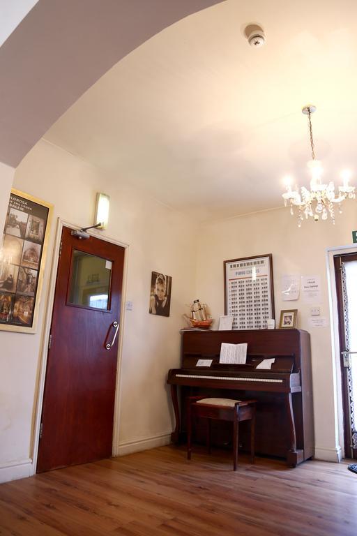 Campbells Hotel