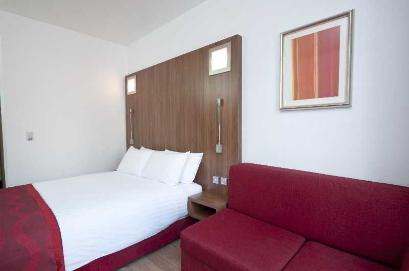 Ramada Encore Centre