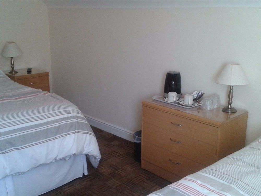 Aaron 3* Leicester