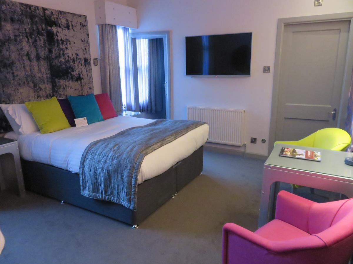 Belmont 4* Leicester