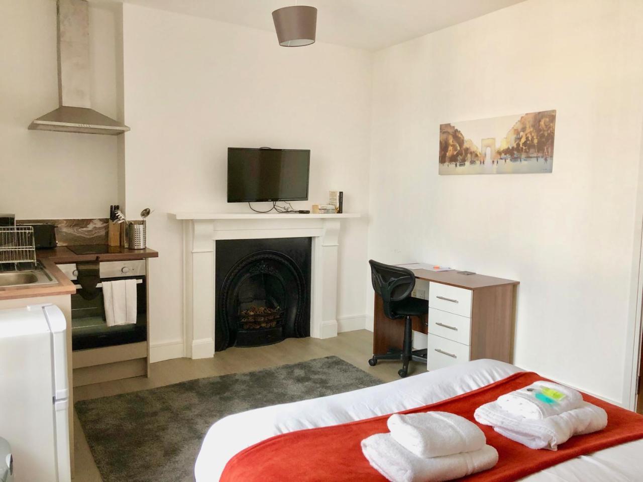 Quora Regent * Leicester