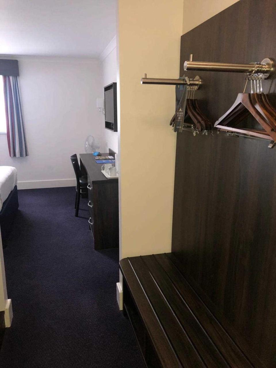 Days Hotel 3*