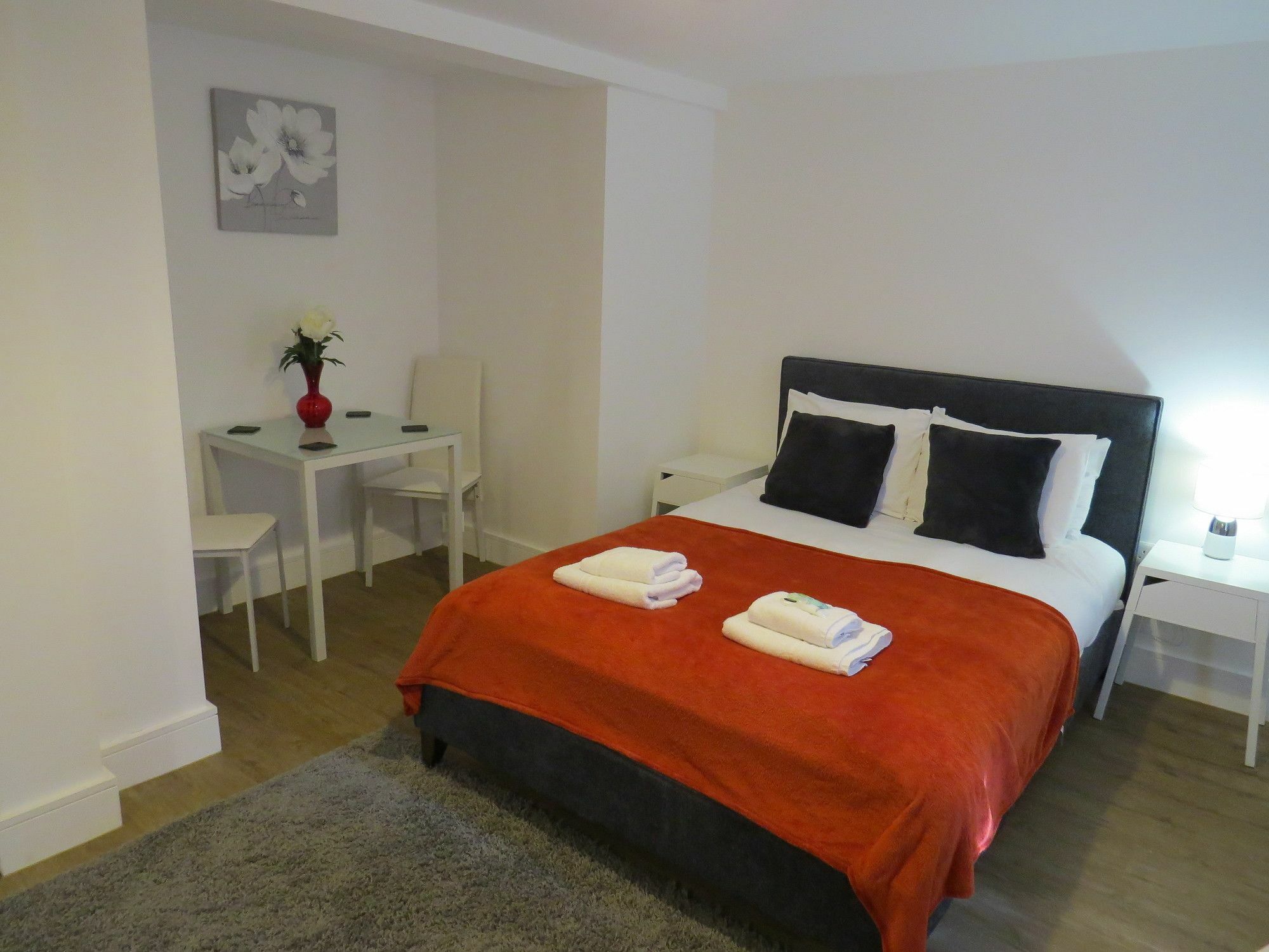Quora Regent Apartment