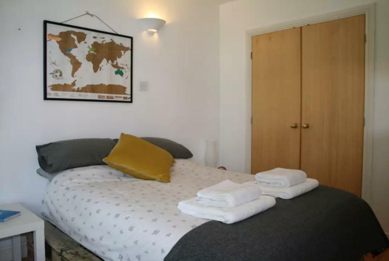 Spacious With River Views And 5 Min Walk To Center Apartment *