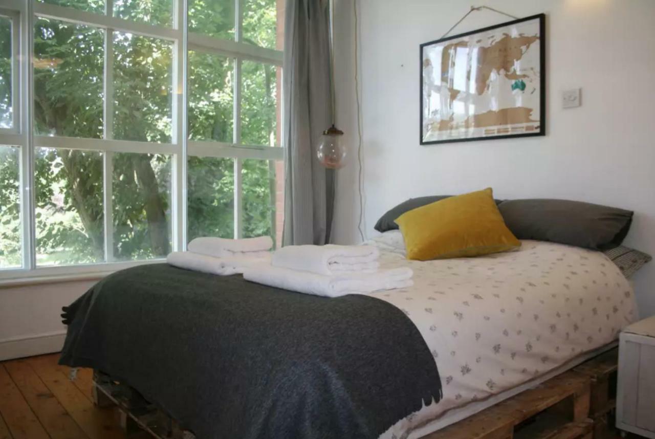 Spacious With River Views And 5 Min Walk To Center Leicester