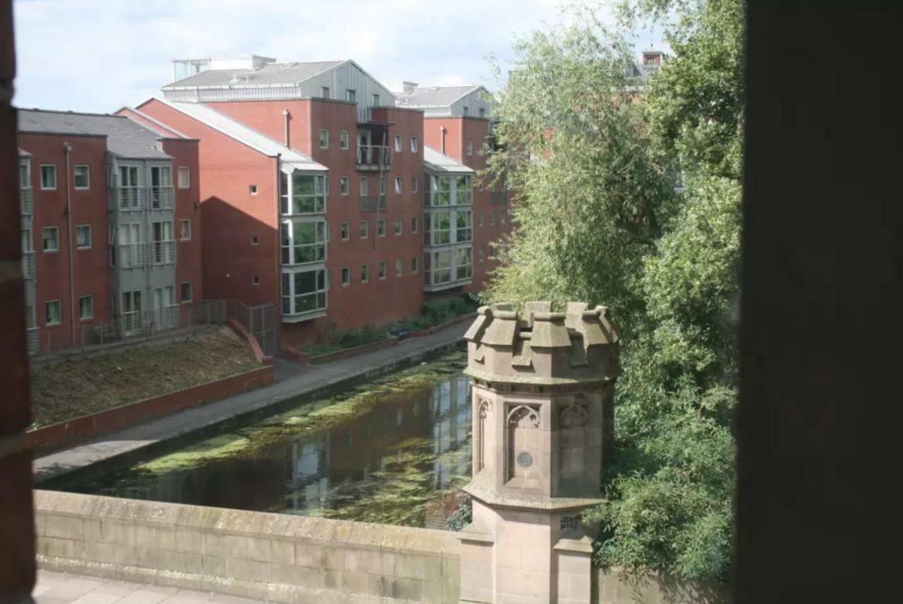 Spacious With River Views And 5 Min Walk To Center Apartment
