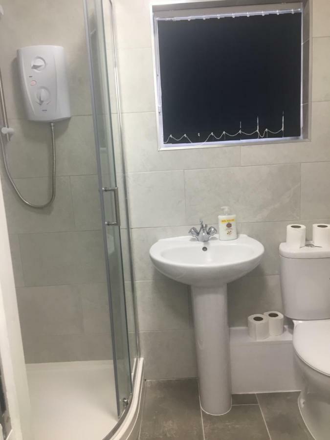 Safe Move -flat 1, Two Bedroom Apartamento *