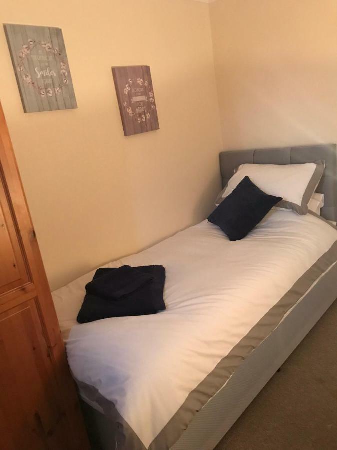 Hinckley Sleeps 5 Complete House Holiday home