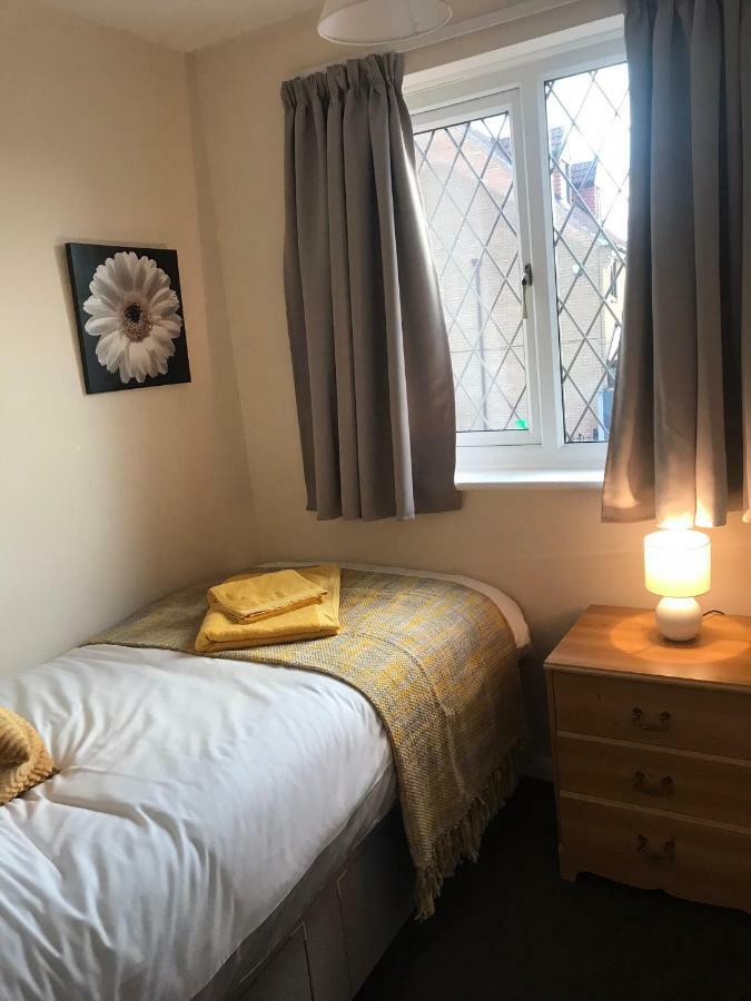 Holiday home Hinckley Sleeps 5 Complete House *