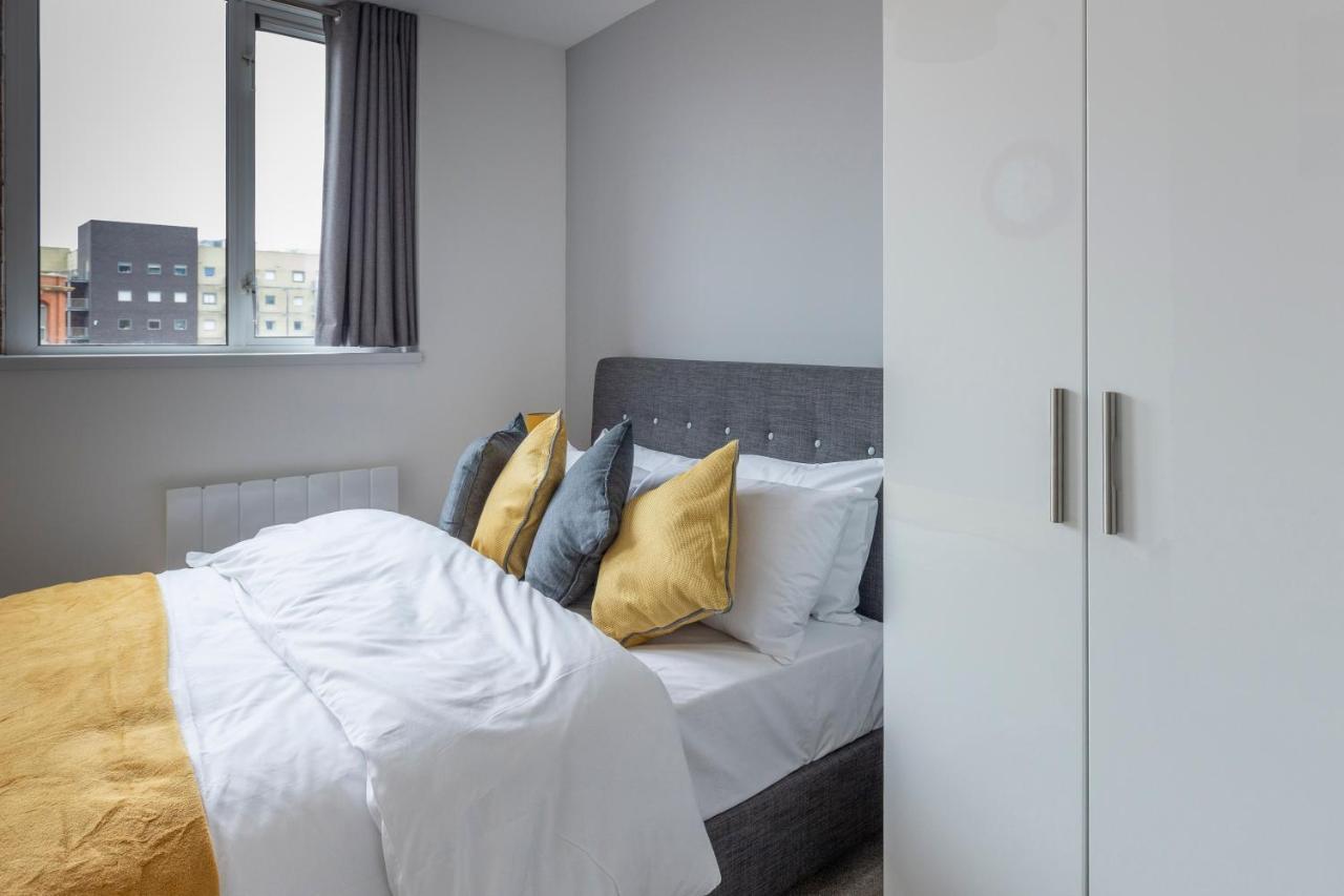Luxury - Queen Street Leicester