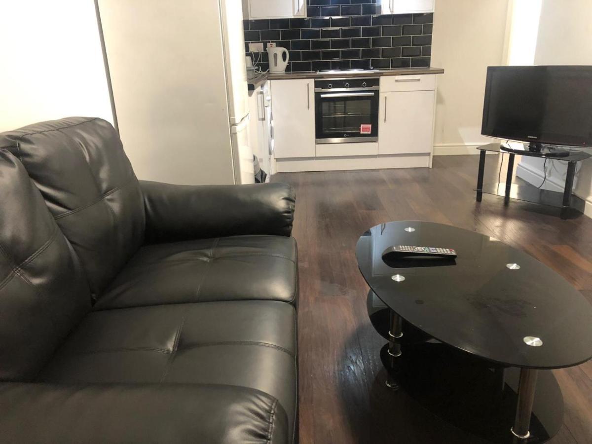 Safe Move -flat 1, Two Bedroom Apartamento Leicester