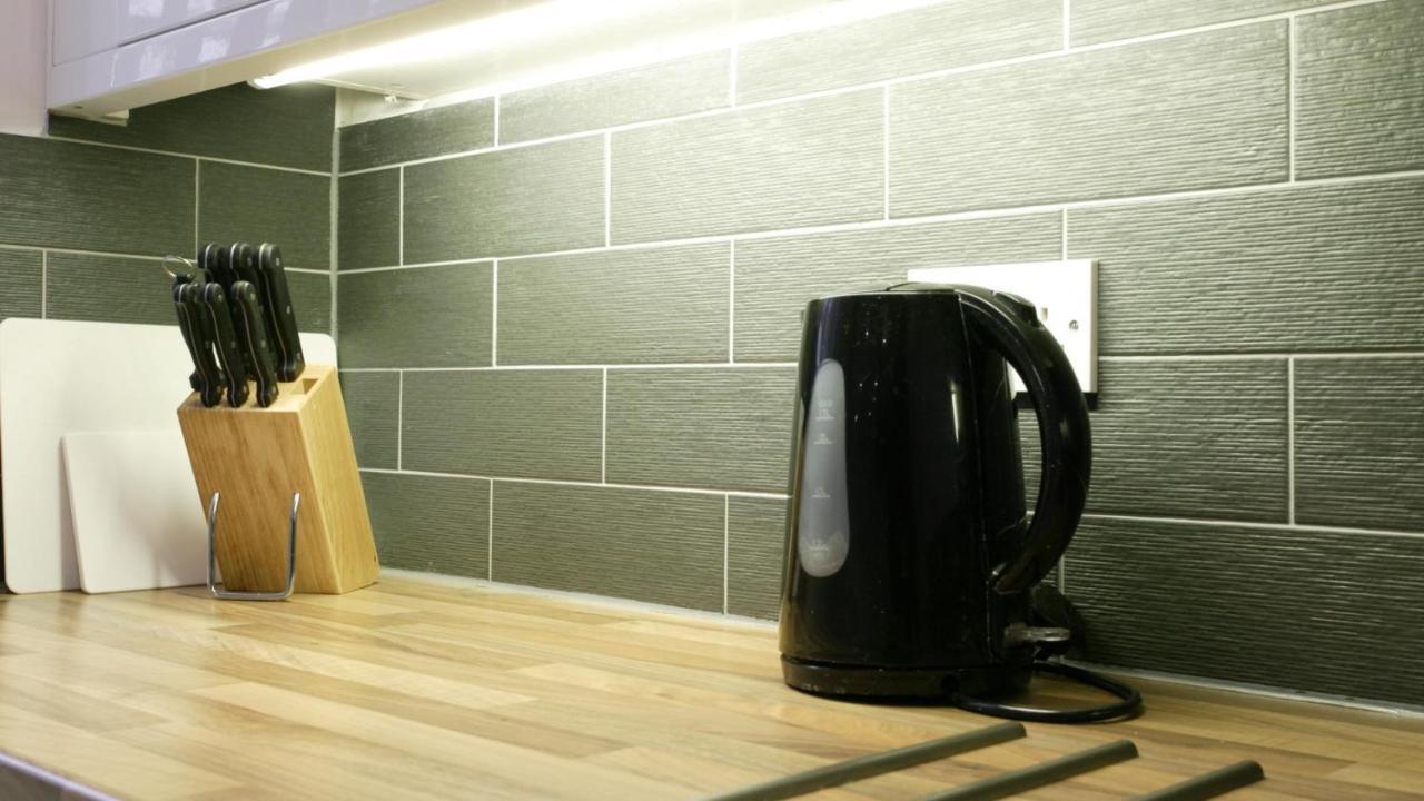 Apartment Modern 1 Bedroom Located In
