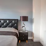 Flexible Stay- 32 Downing Drive