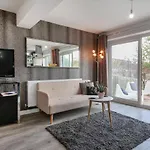 Flexible Stay- 32 Downing Drive