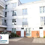 Syster Properties Leicester Large Home For Contractors, Families , Groups
