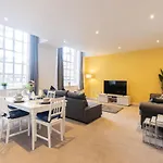 Cultural Quarter Apartment