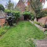 St Lucia Women Only Lodge Leicester Long Stays