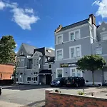 Star Hotel, South Leicester
