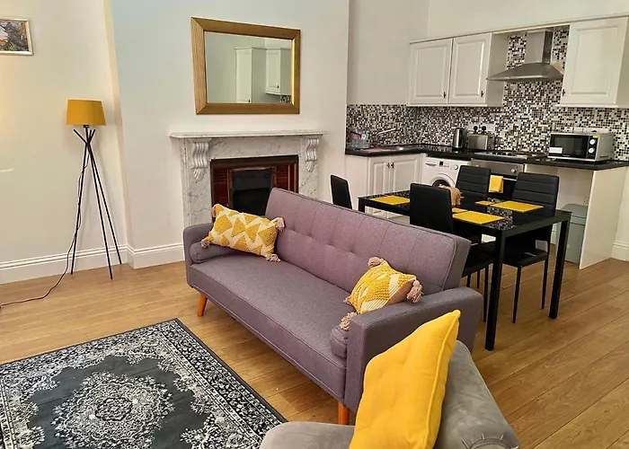 Spacious 2 Bedroom Apartment, Heart Of Leicester