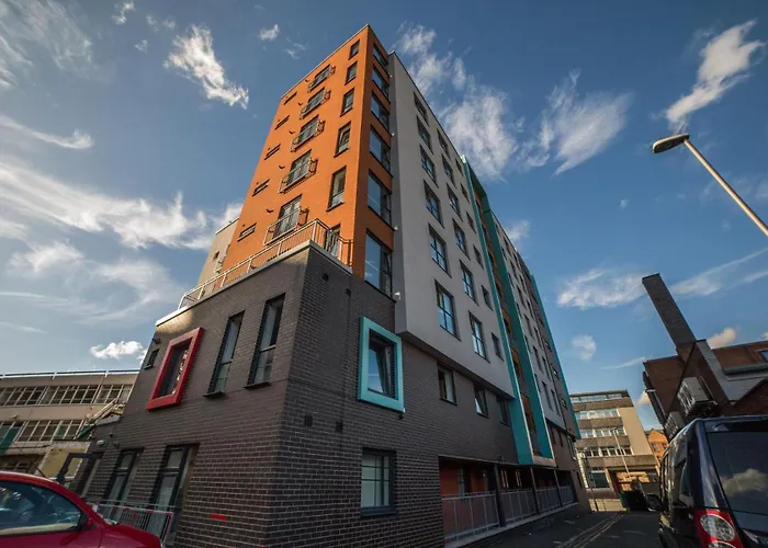 3 Bedroom Ensuite Apartment 100 Apartment Leicester