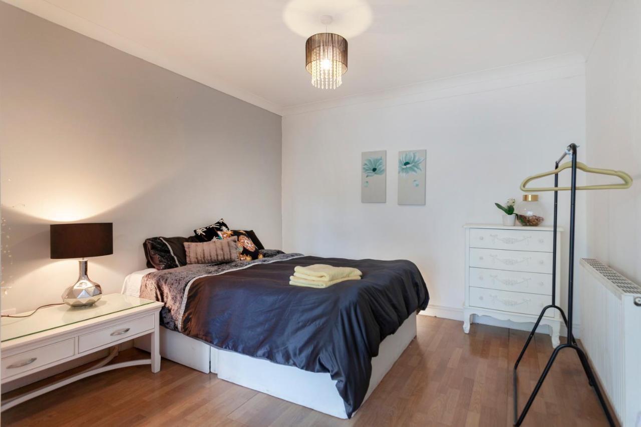 Flexible Stay- 32 Downing Drive * Leicester