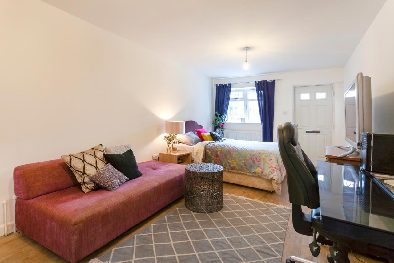 Flexible Stay- 32 Downing Drive Guest house *
