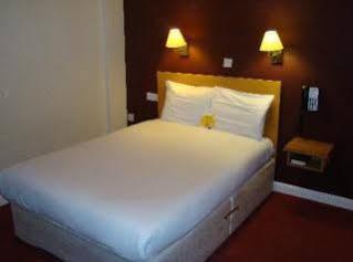 Sky Plaza Hotel