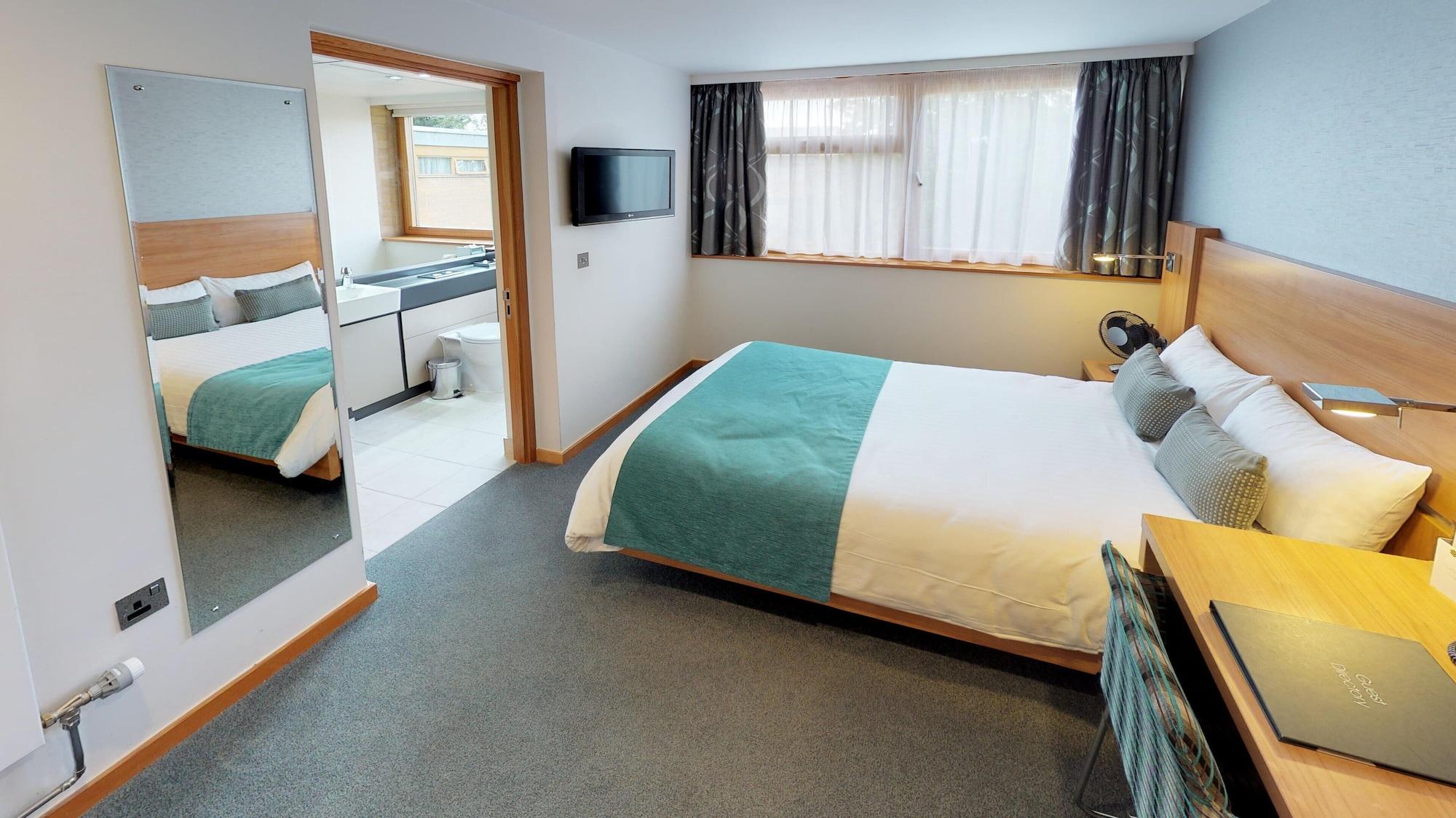 Hotel College Court 3*