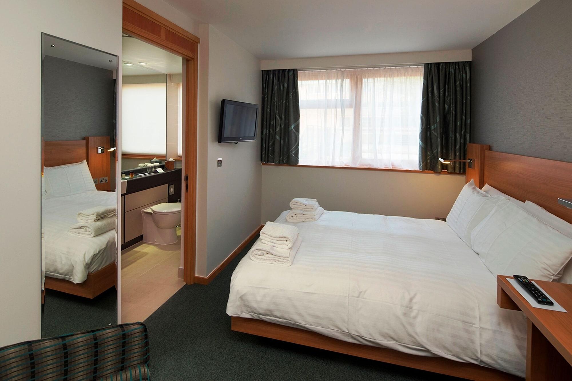 College Court 3*