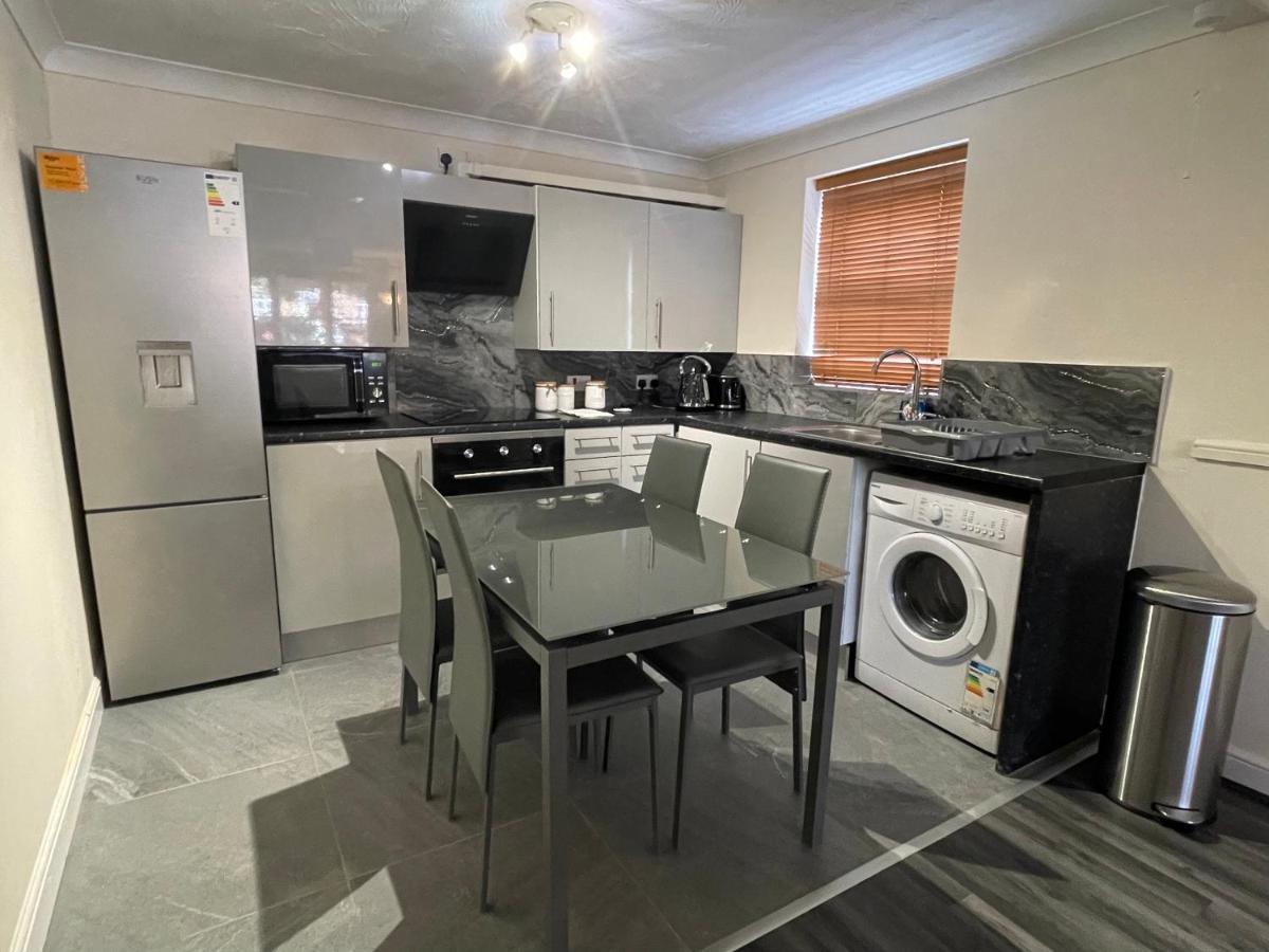 The Regency Entire 1 Bedroom Flat Accomodation Apartamento *