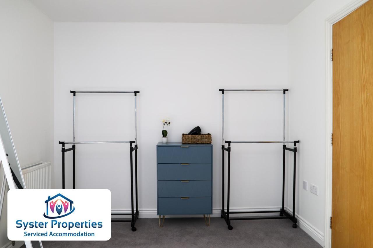 Syster Large For Contractors, Families , Groups * Leicester