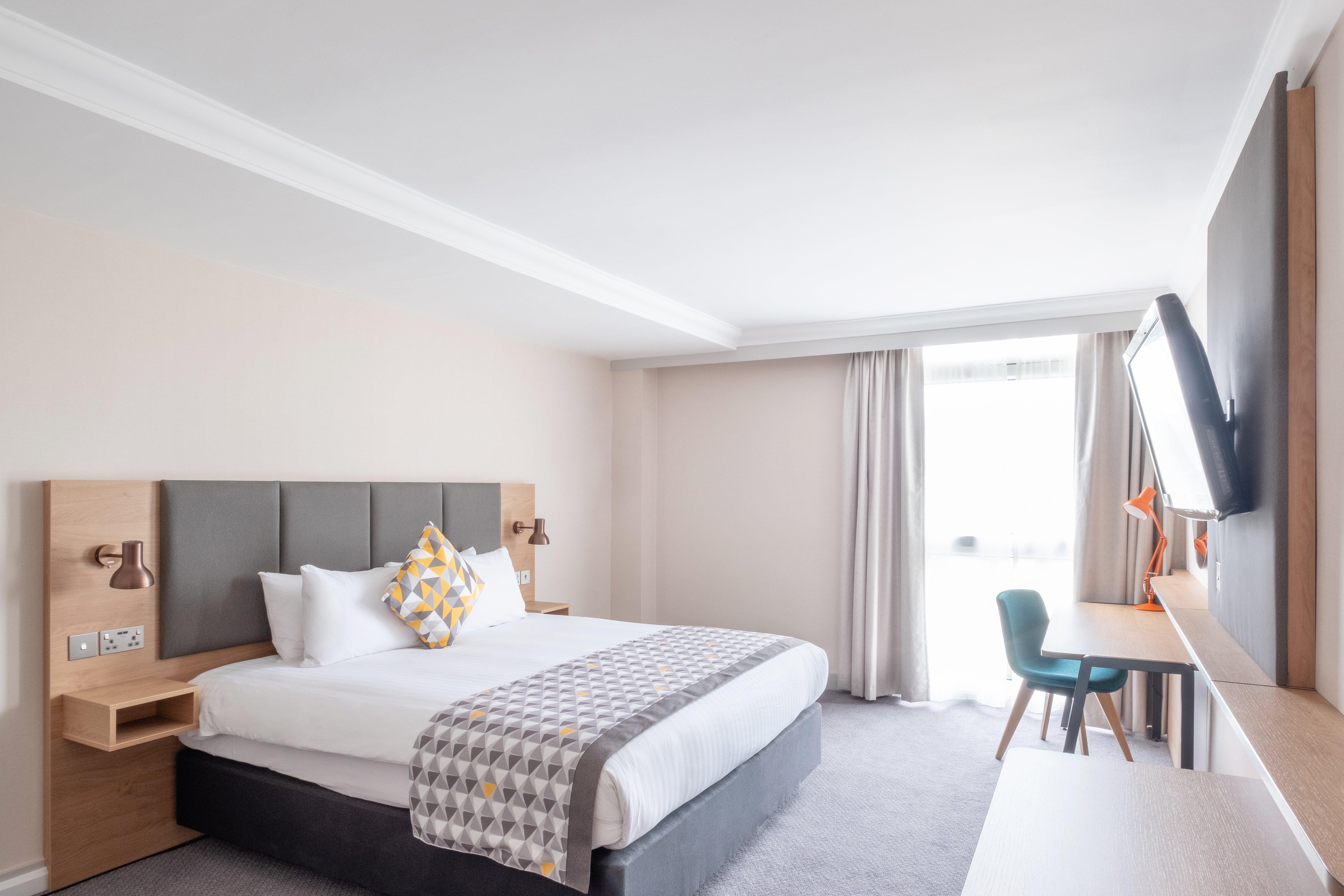 Hotel By Ihg