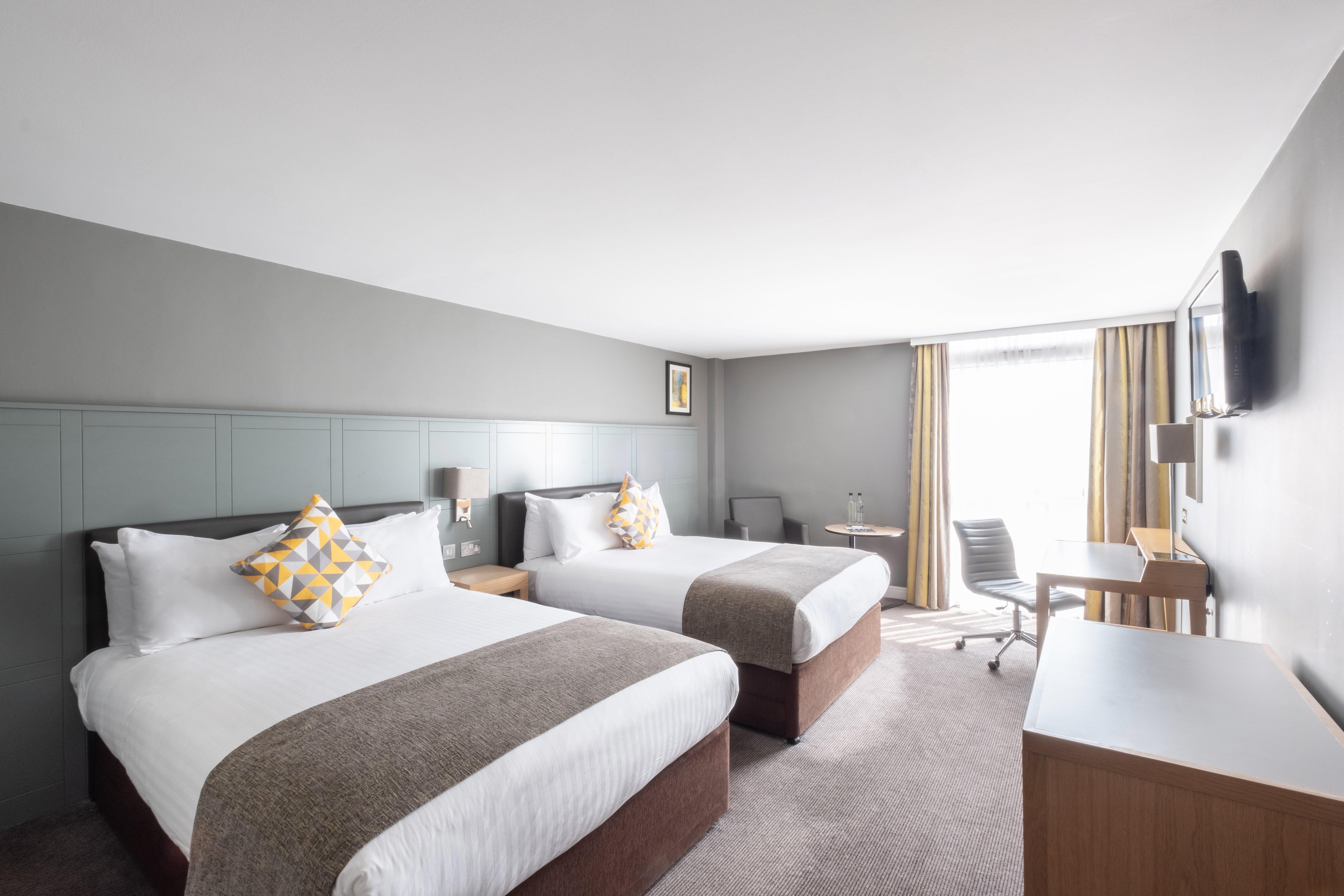 By Ihg