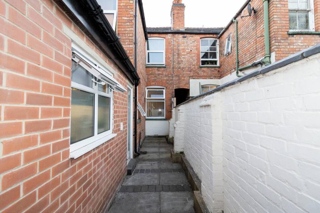 For Your 4-bedroom Comfort Zone Leicester