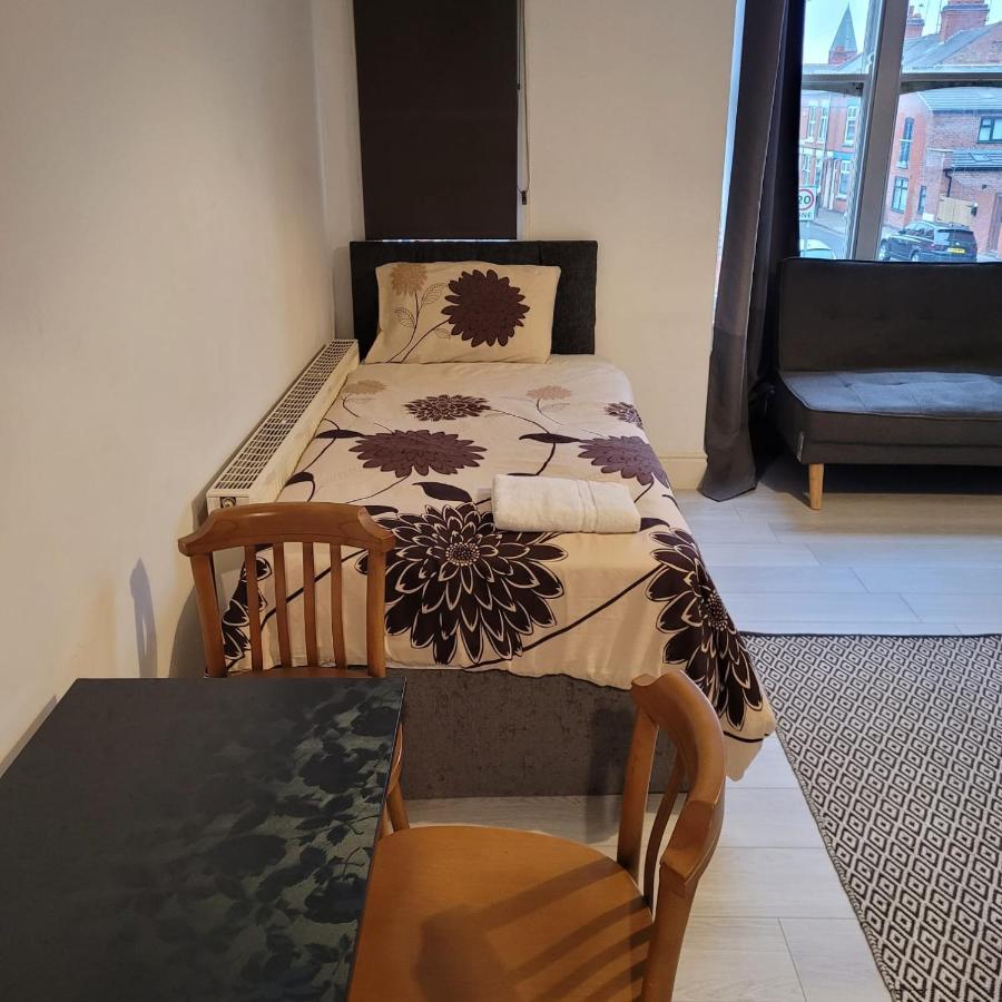 St Lucia Women Only Long Guest house Leicester