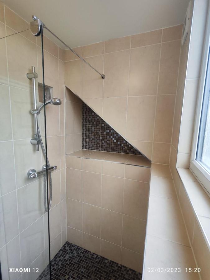 St Lucia Women Only Long Guest house Leicester