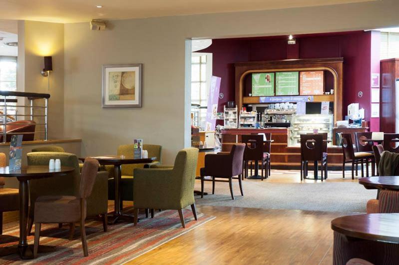 Premier Fosse Park Hotel 3*
