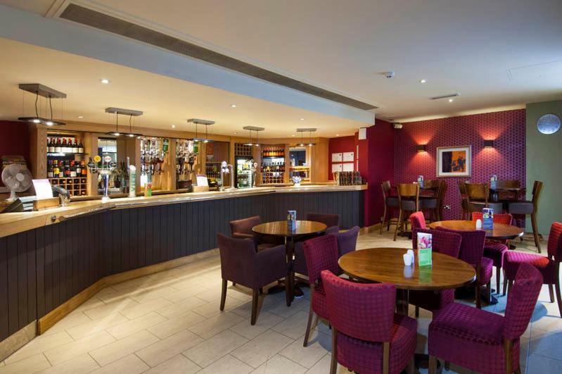 Premier Fosse Park Hotel 3*