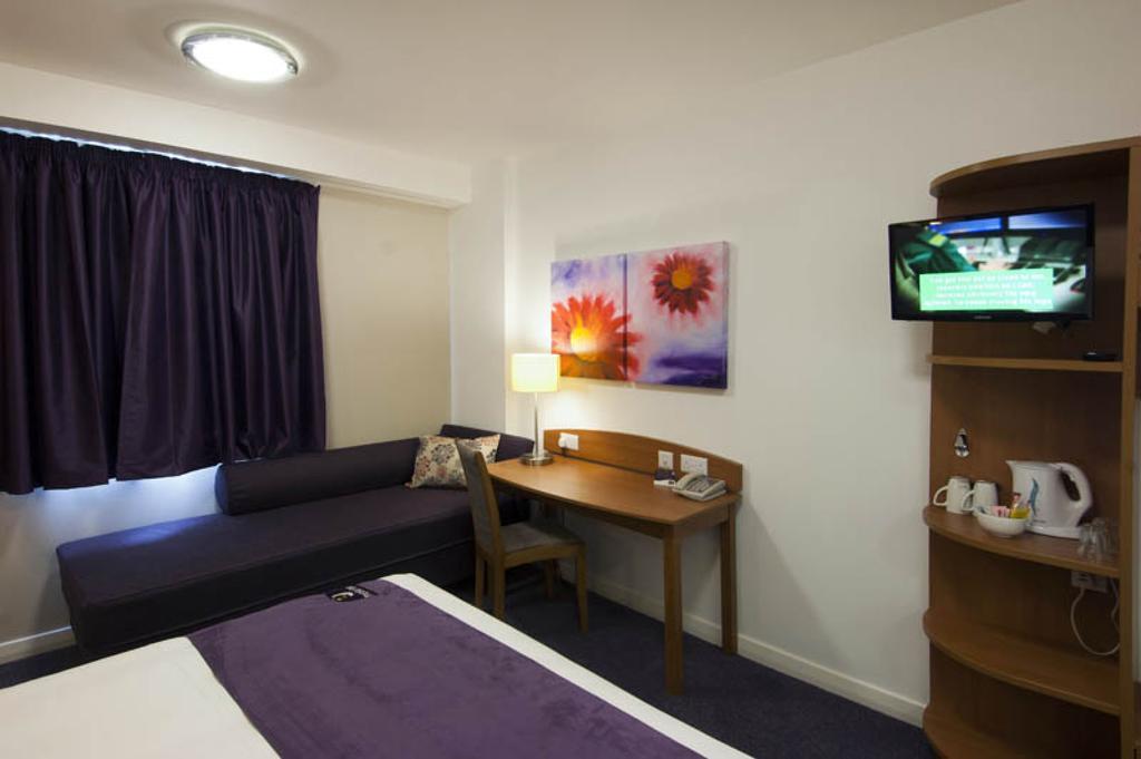 Premier Fosse Park Hotel