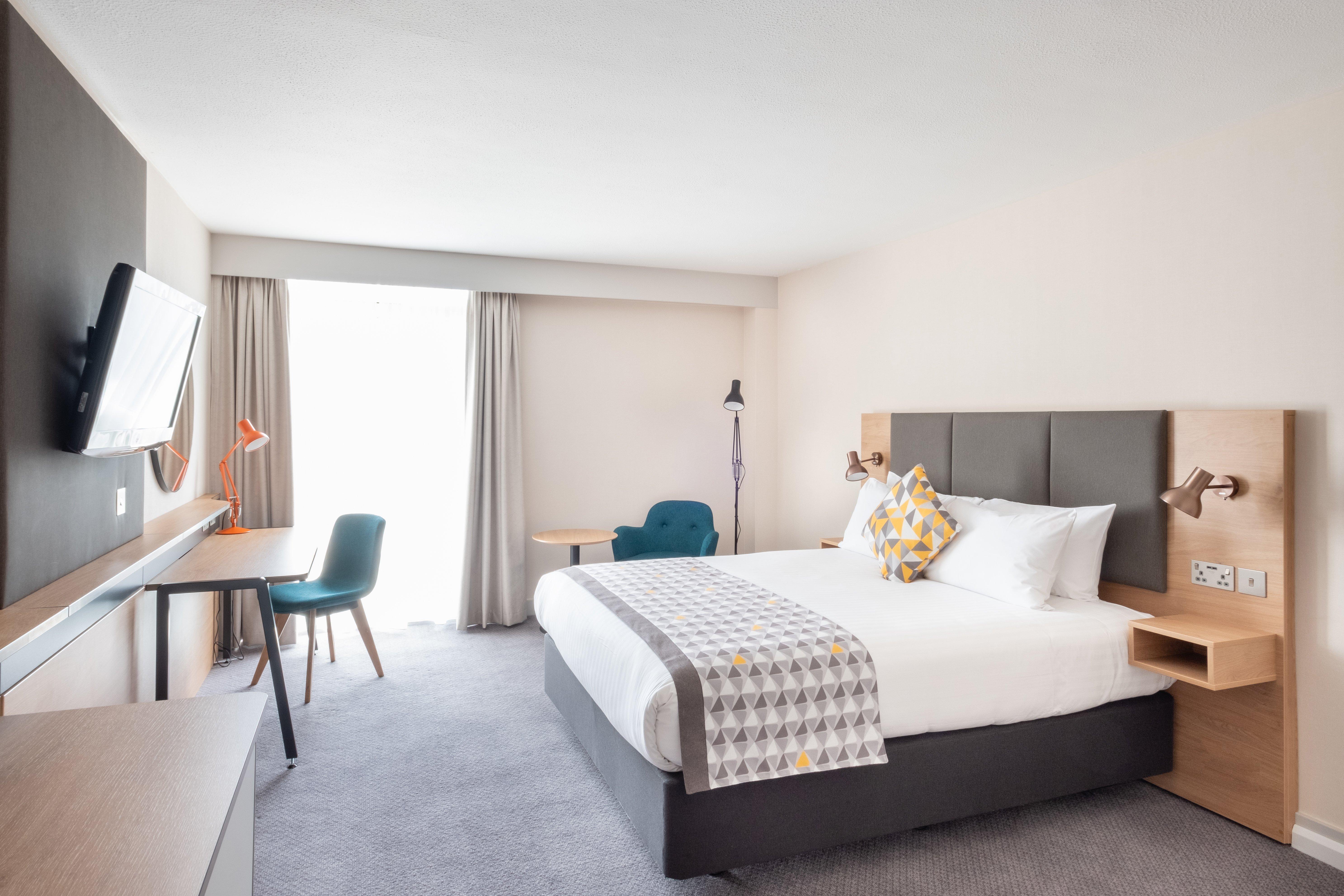 Hotel By Ihg