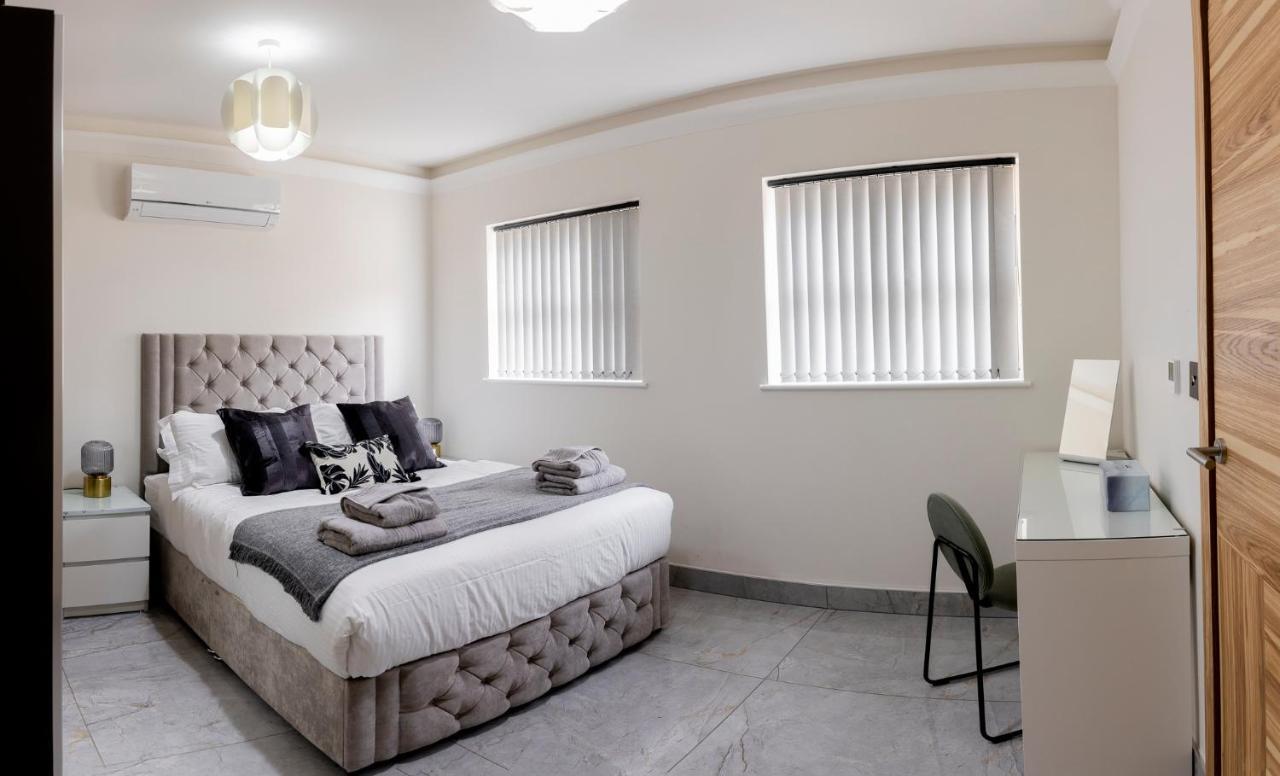 New Fully Furnished 5 Bedroom, 4 Bathroom Detached *