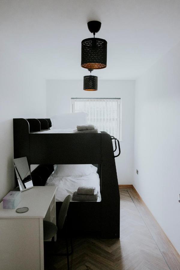 New Fully Furnished 5 Bedroom, 4 Bathroom Detached Villa *